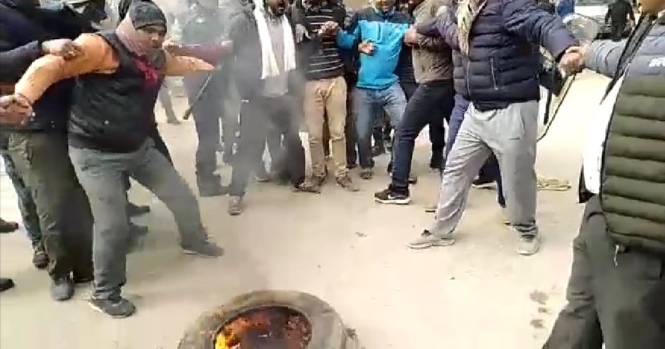 प्रधानमन्त्री ओलीको कदमविरुद्ध उत्रिएका वडाध्यक्षसहित ६ जना पक्राउ